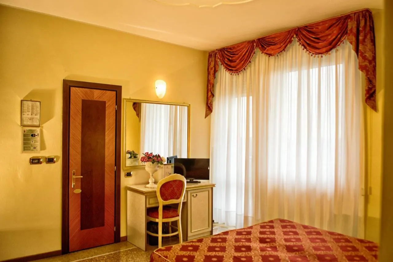 Hotel Internazionale Terme Абано-Терме